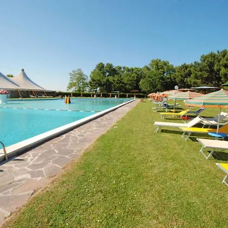 Locazione Turistica Borsetti.6 Holiday home