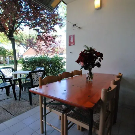 Holiday home Locazione Turistica Borsetti.6 *